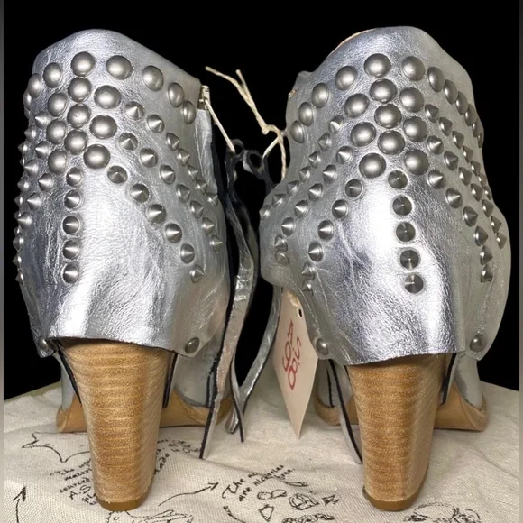 A.S.98 Metallic Silver BRODERICK Women’s Leather Booties • Size 7 • New in Box - Picture 4 of 6